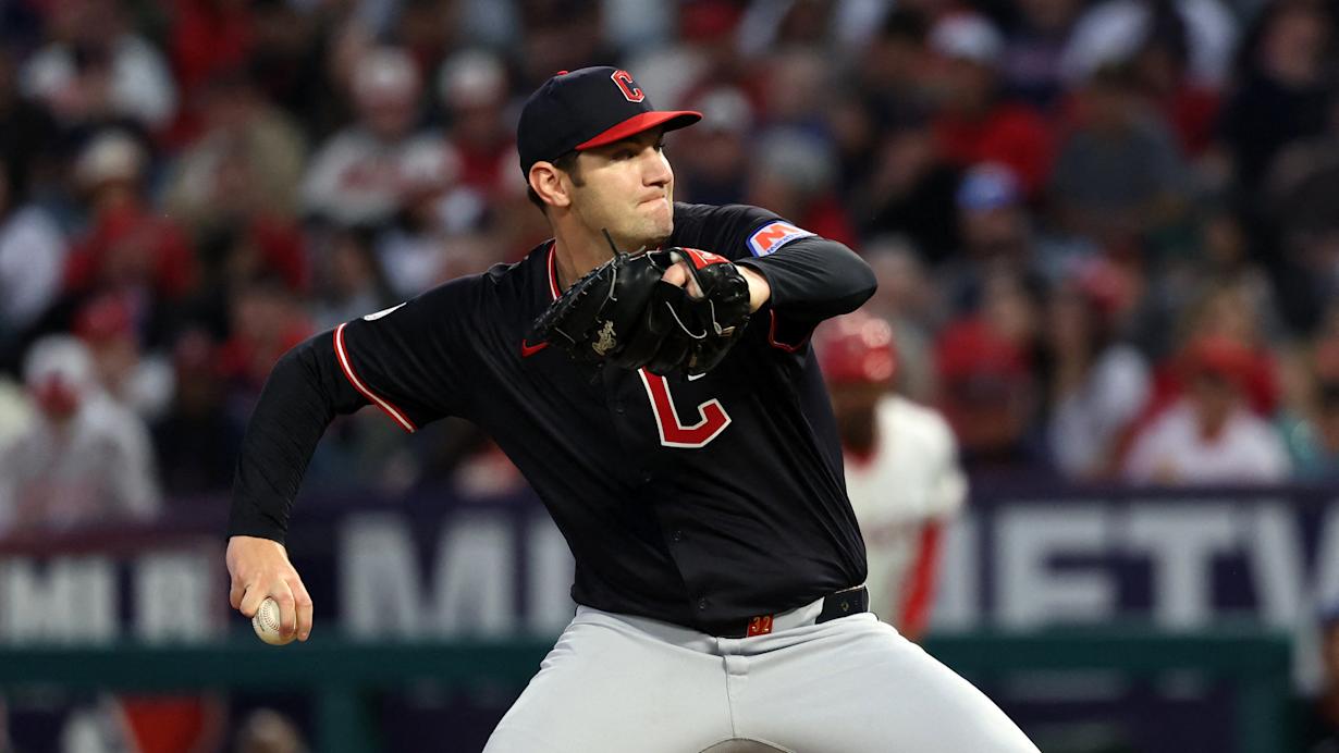 席间两人笑 席间两人笑